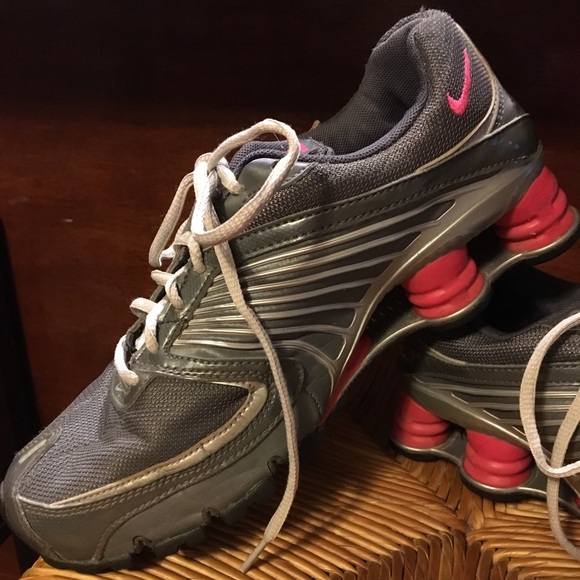 shox tennis shoes